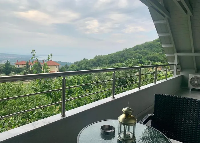 Coastal Vista Retreat *